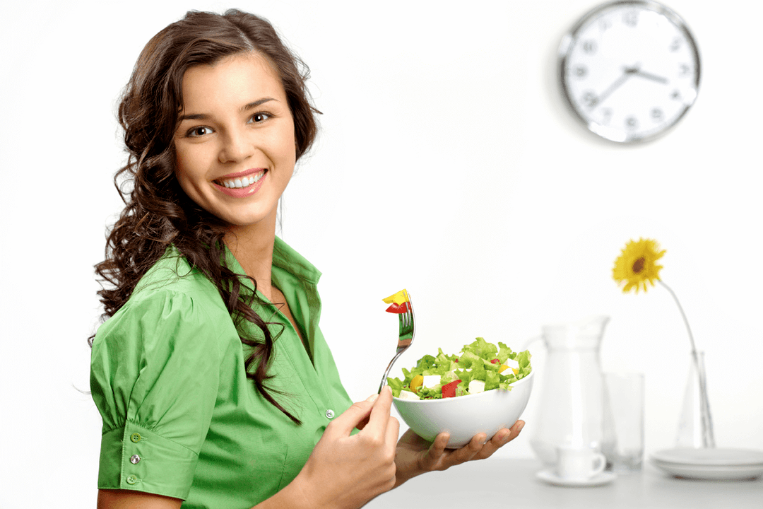 comer ensalada de verduras nunha dieta de tipo sanguíneo