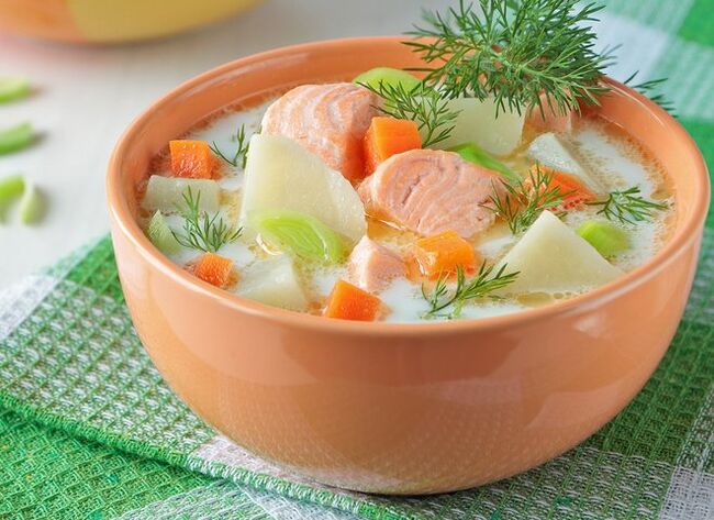 Sopa de salmón norueguesa para aqueles que perden peso coa dieta Dukan na fase de Alternación ou Fixación